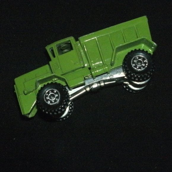 Collectible 1983 Hot Wheels Green OshKosh Snow Plow ~ Rare - Picture 1 of 6